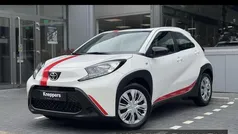 Gebruikt 2025 Toyota Aygo Play Hatchback | € 21.400 (Eerlijke prijs)
