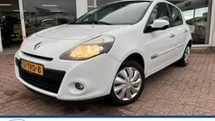 Wit Gebruikt 2012 Renault Clio IV Authentique Hatchback | € 4.950 (Eerlijke prijs)