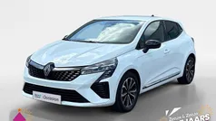 Gebruikt 2024 Renault Clio V Techno Hatchback | € 22.435 (Eerlijke prijs)