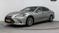 Grijs Gebruikt 2021 Lexus ES300H Executive Line Sedan | € 39.950 (Iets duurder)