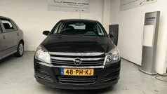 Zwart Gebruikt 2004 Opel Astra Enjoy Hatchback | € 1.999 (Eerlijke prijs)