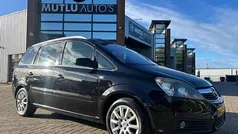 Zwart Gebruikt 2006 Opel Zafira Executive MPV | € 2.990 (Eerlijke prijs)