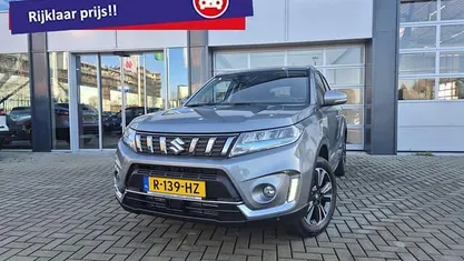 Gebruikt 2022 Suzuki Vitara Style SUV | € 23.950 (Eerlijke prijs)
