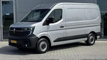 Grijs Gebruikt 2025 Renault Master Van | € 47.557 (Eerlijke prijs)