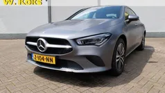 Grijs Gebruikt 2021 Mercedes CLA250 Business Sedan | € 34.950 (Eerlijke prijs)