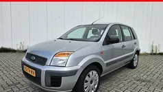 Gebruikt 2007 Ford Fusion MPV | € 999 (Eerlijke prijs)