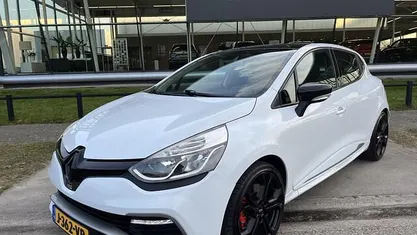 Occasion 2015 Renault Clio IV R.S. Hatchback | € 12.950 (Eerlijke prijs)