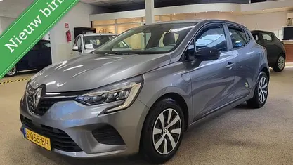 Gebruikt 2022 Renault Clio V Equilibre Hatchback | € 14.250 (Eerlijke prijs)