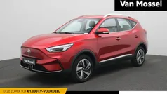 Rood Gebruikt 2023 MG ZS Comfort Sedan | € 21.995 (Eerlijke prijs)
