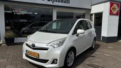 Gebruikt 2011 Toyota Verso-S MPV | € 11.250 (Eerlijke prijs)