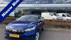 Gebruikt 2024 Dacia Sandero Essentiel Hatchback | € 19.750 (Eerlijke prijs)