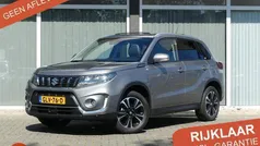 Grijs Gebruikt 2022 Suzuki Vitara Style SUV | € 26.250 (Eerlijke prijs)