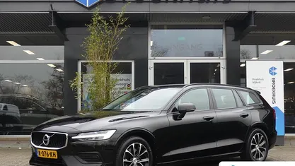Zwart Occasion 2021 Volvo V60 Momentum Stationwagen | € 24.895 (Eerlijke prijs)