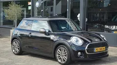 Zwart Gebruikt 2017 Mini Cooper Business Hatchback | € 16.450 (Eerlijke prijs)