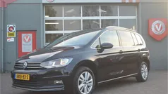 Zwart Gebruikt 2023 VW Touran MPV | € 33.950 (Eerlijke prijs)