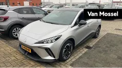Grijs Gebruikt 2023 MG MG4 EV Luxury Hatchback | € 24.495 (Eerlijke prijs)