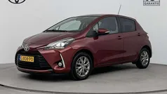 Rood metallic Gebruikt 2019 Toyota Yaris Hatchback | € 16.450 (Eerlijke prijs)