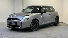 Gebruikt 2025 Mini Cooper Essential Hatchback | € 25.785 (Eerlijke prijs)