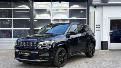 Occasion Jeep Compass Summit 131 PK (96 kW) 2024 Zwart SUV