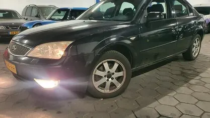 Occasion Ford Mondeo Futura 125 PK (91 kW) 2005 Zwart (metallic) Sedan