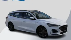 Wit Gebruikt 2024 Ford Focus ST-Line X Stationwagen | € 31.900 (Eerlijke prijs)