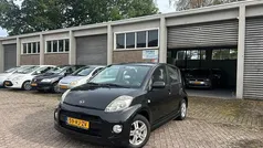 Zwart Gebruikt 2005 Daihatsu Sirion Hatchback | € 1.495 (Eerlijke prijs)