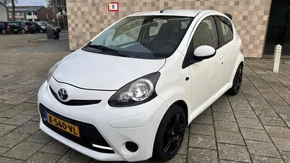 Occasion Toyota Aygo 68 PK (50 kW) 2012 Wit Hatchback