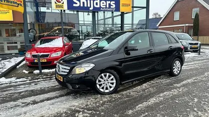 Zwart (metallic) Gebruikt 2012 Mercedes B180 Ambition MPV | € 6.450 (Eerlijke prijs)