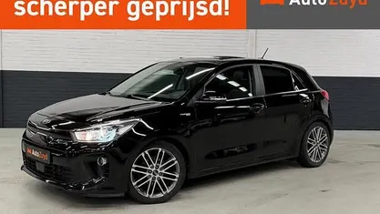 Zwart Occasion 2017 Kia Rio Hatchback | € 12.993 (Goede deal)