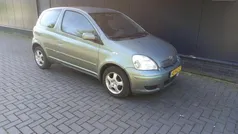 Groen Gebruikt 2003 Toyota Yaris Sol Hatchback | € 950 (Eerlijke prijs)