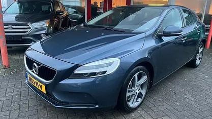 Gebruikt 2017 Volvo V40 Momentum Hatchback | € 17.450 (Goede deal)