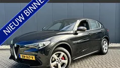 Zwart Gebruikt 2017 Alfa Romeo Stelvio Veloce SUV | € 25.945 (Eerlijke prijs)