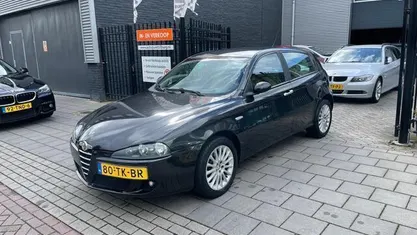 Zwart Gebruikt 2006 Alfa Romeo 147 Progression Hatchback | € 1.999 (Eerlijke prijs)