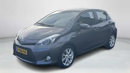 Occasion Toyota Yaris Hybrid 100 PK (73 kW) 2014 Grijs Hatchback