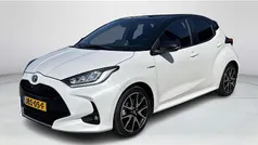 Wit Gebruikt 2021 Toyota Yaris Hybrid Executive Hatchback | € 23.950 (Eerlijke prijs)