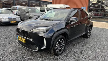 Zwart Nieuw 2025 Toyota Yaris Cross SUV | € 31.950 (Eerlijke prijs)