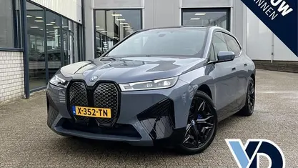 Grijs Occasion 2024 BMW iX SUV | € 66.850 (Eerlijke prijs)