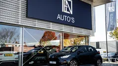 Zwart Gebruikt 2022 Toyota Yaris Hybrid Hatchback | € 22.510 (Eerlijke prijs)