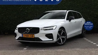 Wit Occasion 2024 Volvo V60 Plus Stationwagen | € 37.950 (Goede deal)