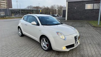 Wit (metallic) Occasion 2010 Alfa Romeo MiTo Hatchback | € 3.950 (Eerlijke prijs)