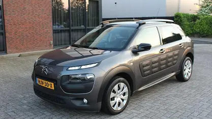 Grijs Occasion 2018 Citroën C4 Feel SUV | € 11.950 (Eerlijke prijs)