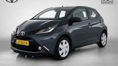 Grijs Gebruikt 2017 Toyota Aygo X-play Hatchback | € 9.750 (Eerlijke prijs)