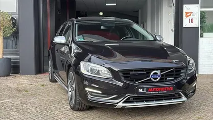 Zwart Gebruikt 2013 Volvo V60 Summum Stationwagen | € 7.495 (Eerlijke prijs)
