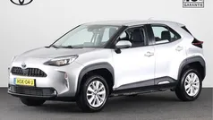 Zilver, metallic lak Gebruikt 2023 Toyota Yaris Cross Active SUV | € 24.945 (Eerlijke prijs)