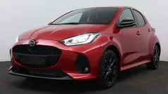 Rood, metallic lak Nieuw 2025 Mazda 2 Homura-Line Hatchback | € 31.190 (Eerlijke prijs)