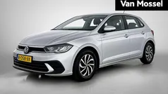 Grijs Gebruikt 2022 VW Polo Life Hatchback | € 20.900 (Eerlijke prijs)