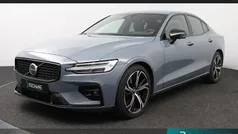 Grijs Gebruikt 2023 Volvo S60 Ultimate Sedan | € 39.695 (Eerlijke prijs)
