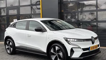 Wit Gebruikt 2022 Renault Mégane IV Equilibre Hatchback | € 20.900 (Super prijs)