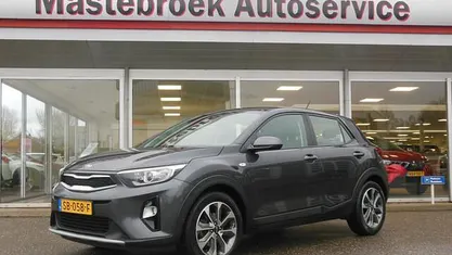 Grijs Gebruikt 2018 Kia Stonic SUV | € 11.950 (Eerlijke prijs)