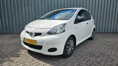 Wit Gebruikt 2012 Toyota Aygo Cool Hatchback | € 2.950 (Eerlijke prijs)